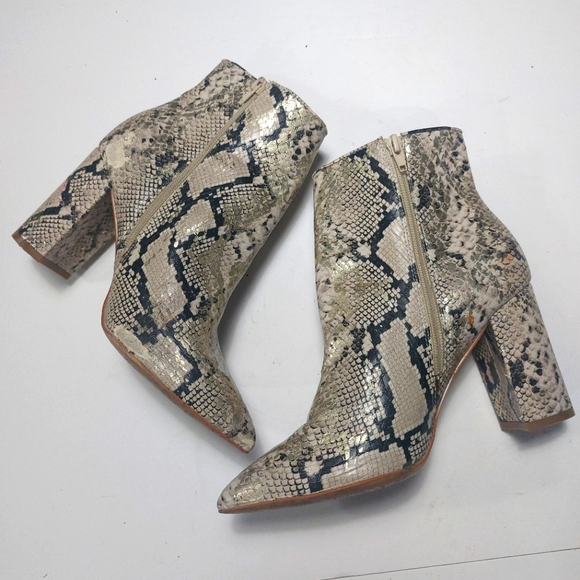 ALDO Snake Skin Print Bootie Size 8M - Picture 1 of 14